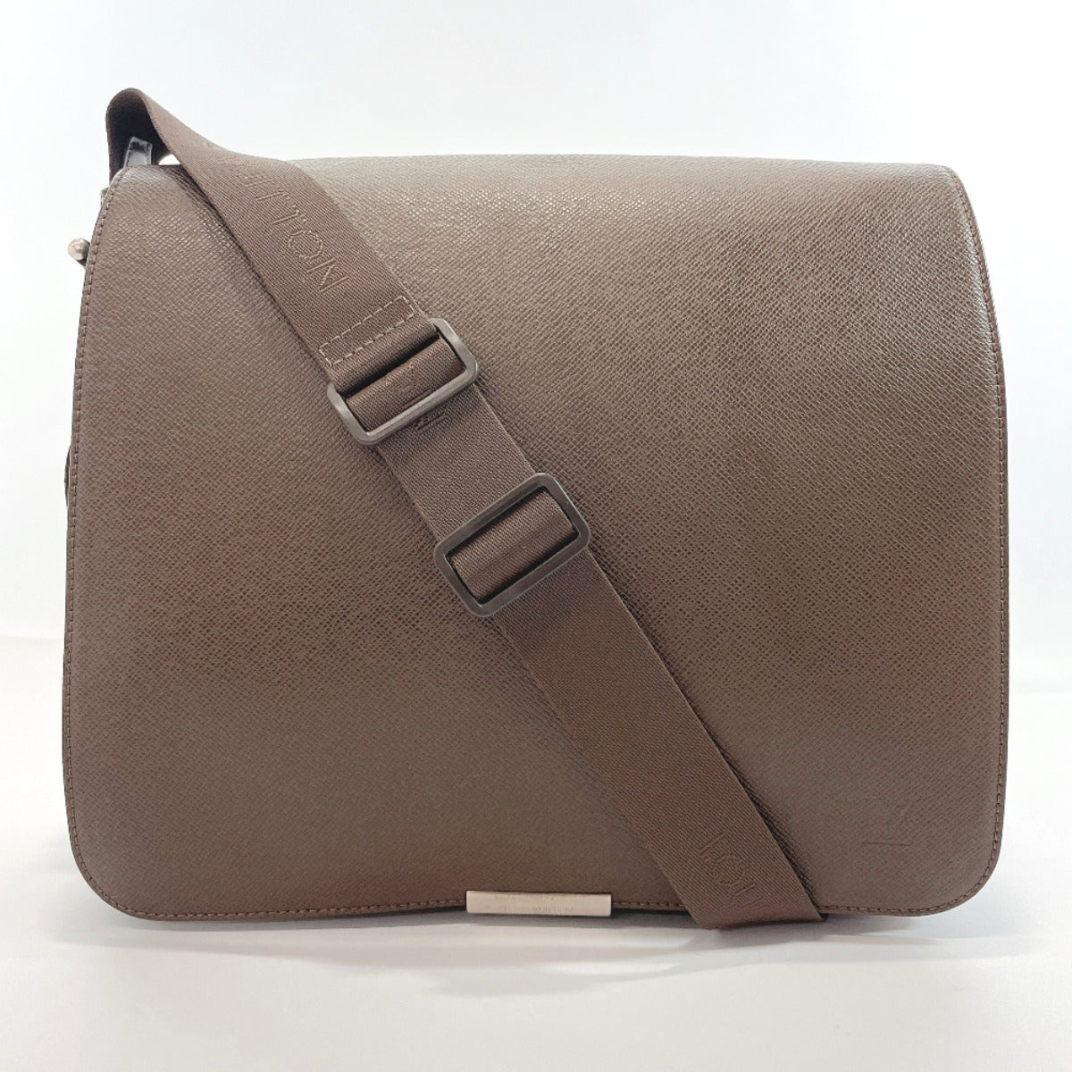 Louis Vuitton M30148 Grizzli Brown Taiga Leather Viktor Messenger bag  (CE0055)