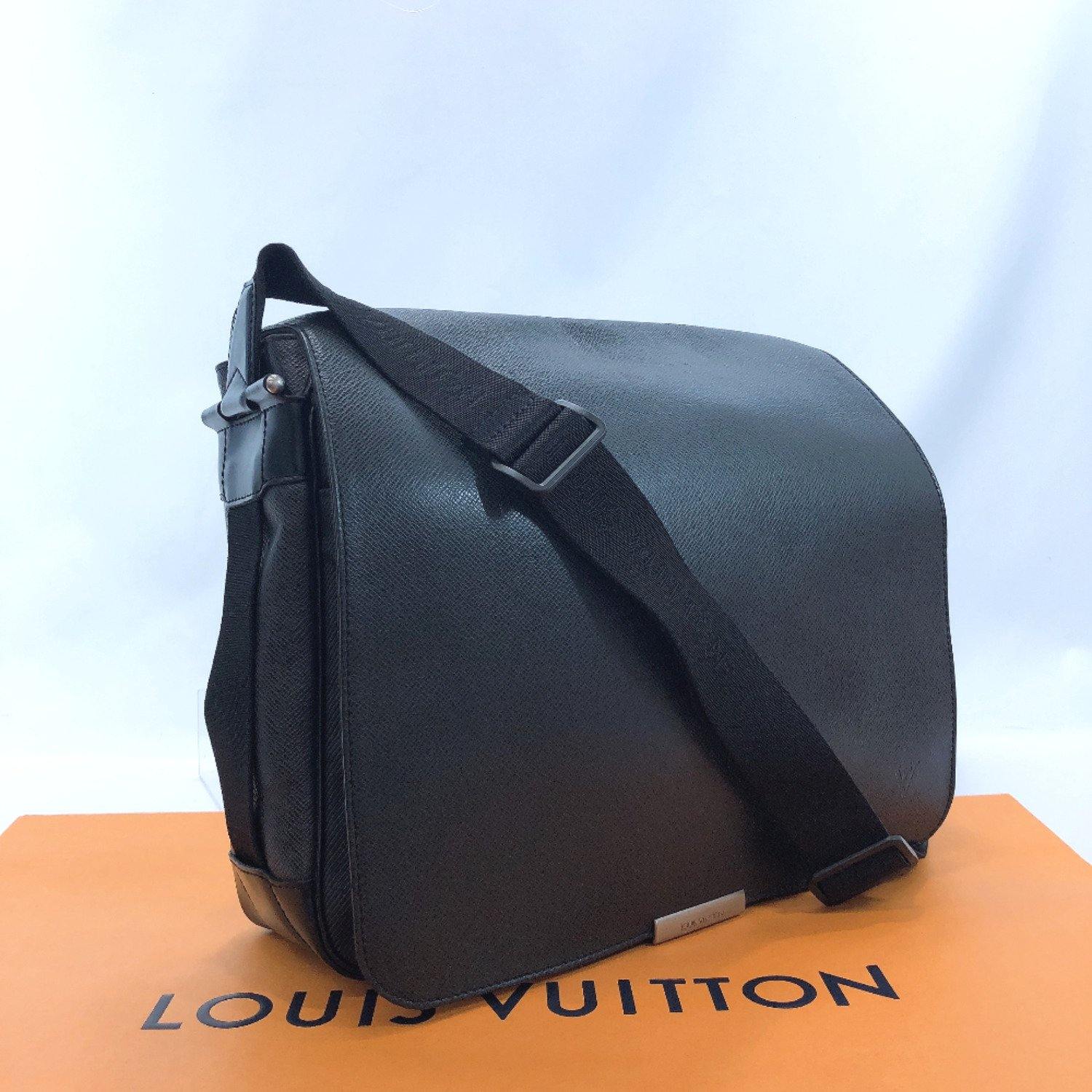 LOUIS VUITTON Shoulder Bag M30142 Victor Taiga black green mens