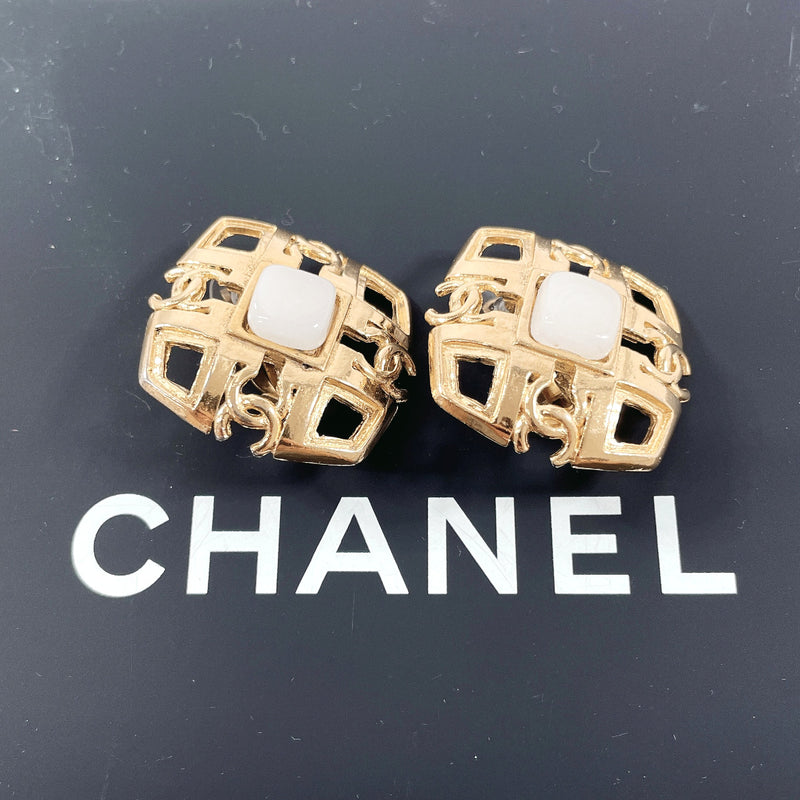 CHANEL Earring COCO Mark metal gold Women Used