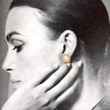 Christian Dior Earring vintage metal/Fake pearl gold Women Second hand