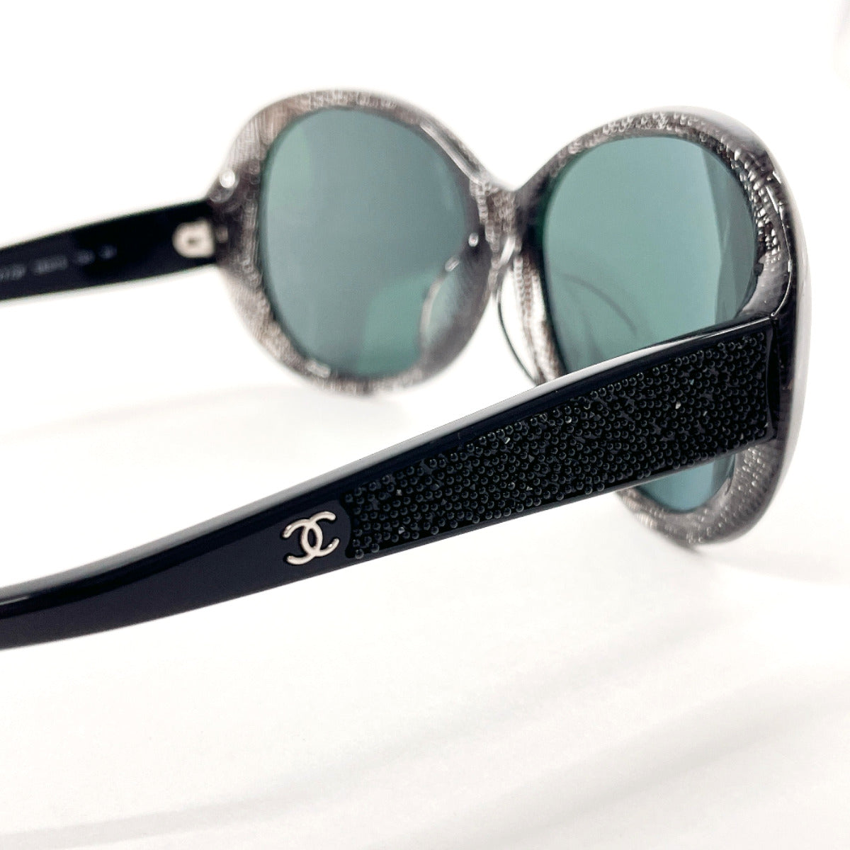【極美品】CHANEL sunglasses coco box y2k Chanel Sunglasses Black with Heart Coco Mark & Camellia