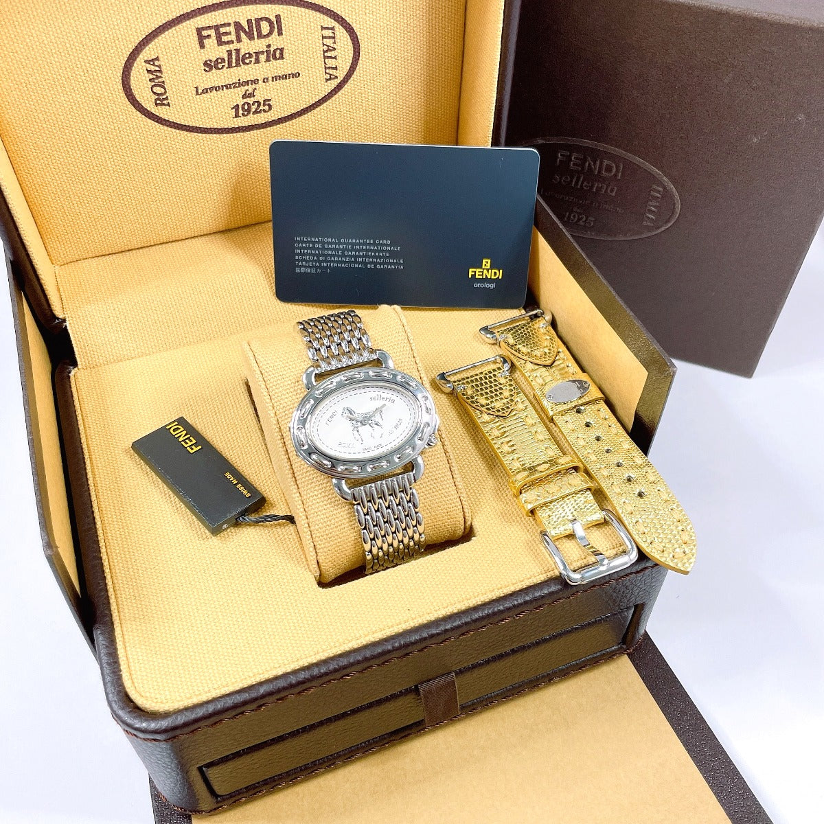 ピンクの猫 FENDI selleria 8100M ウォッチBOX付き 8BS110AYCTF1CJY_04