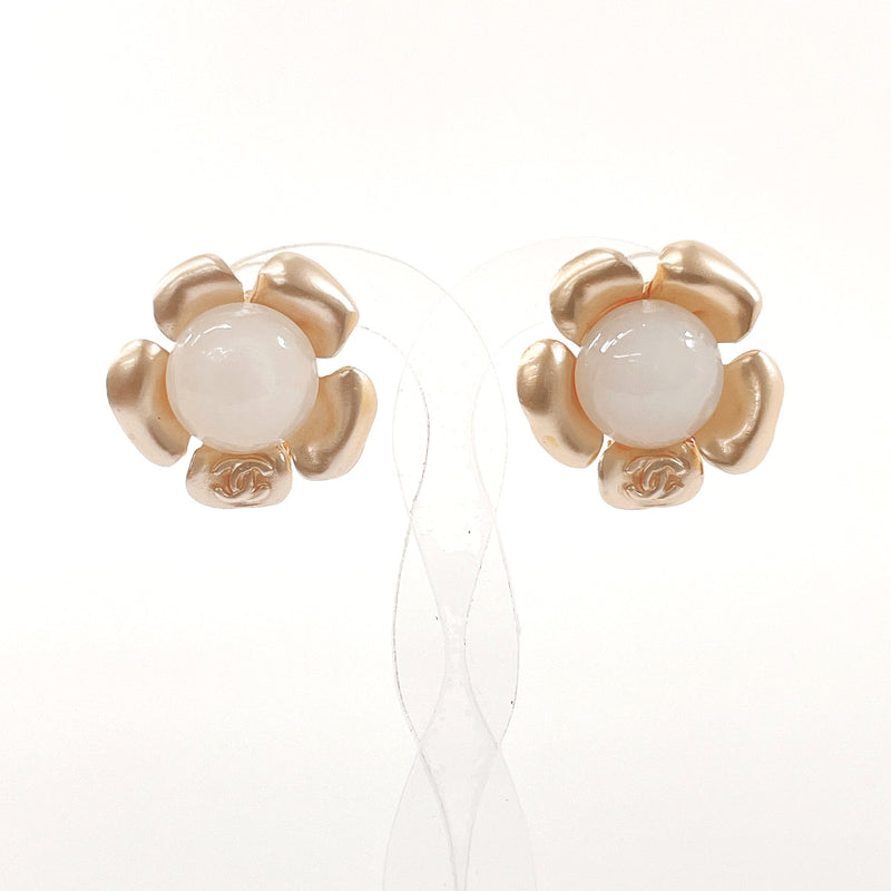 CHANEL Earring flour metal gold 00 T Women Used