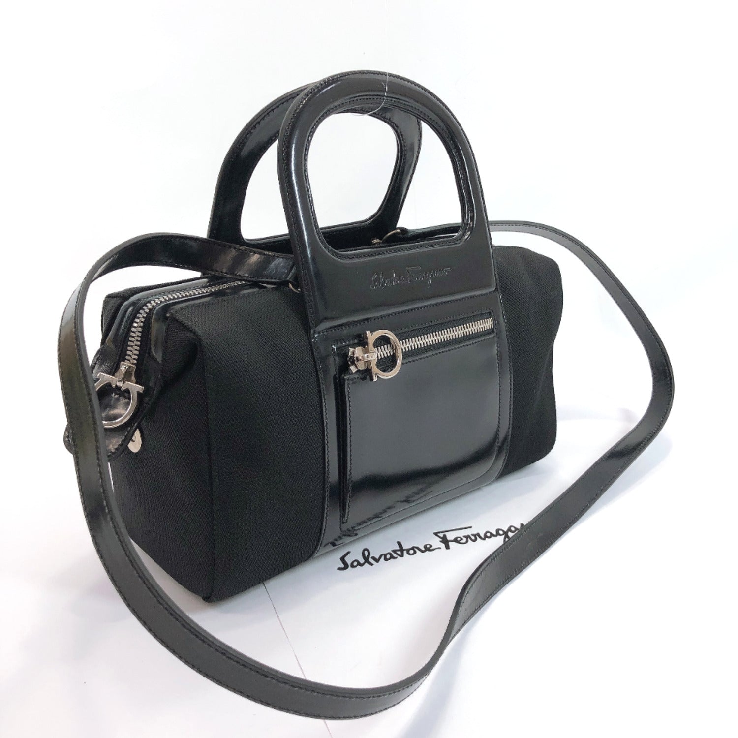 Salvatore Ferragamo Shoulder Bag E21 1067 Gancini leather Navy Women U –