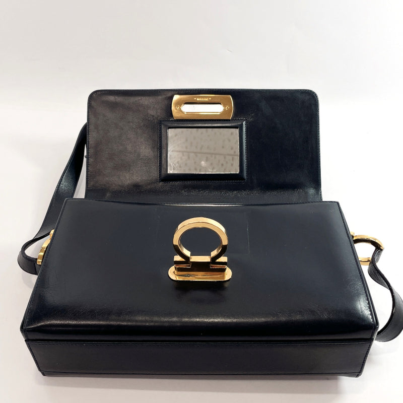 Leather handbag Salvatore Ferragamo Black in Leather - 40493391