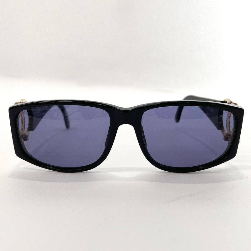 CHANEL Pre-Owned Quilted Square Sunglasses - Farfetch