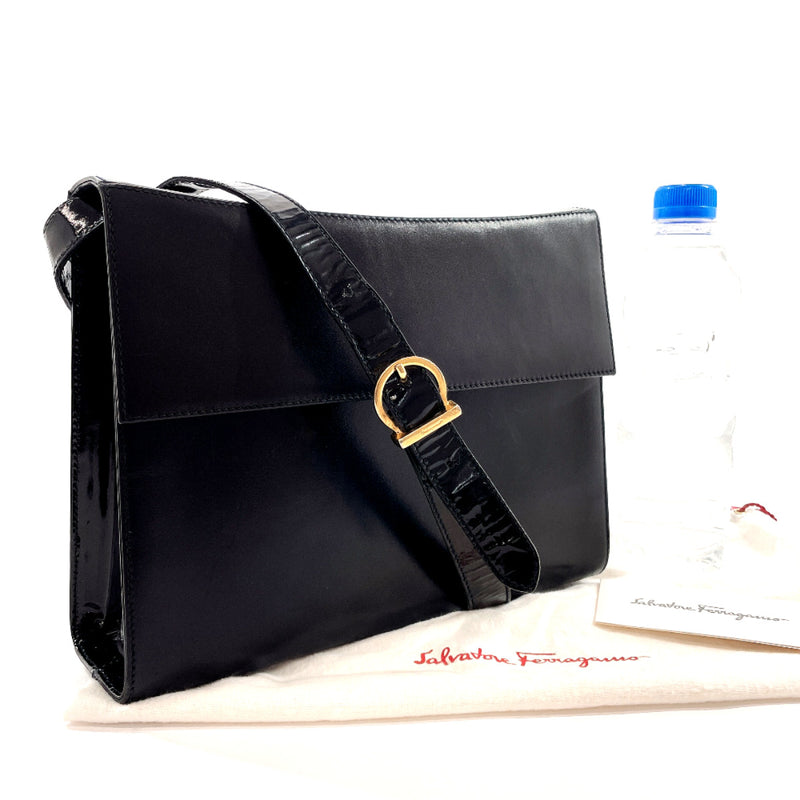 Salvatore Ferragamo Shoulder Bag BW-215186 Shoulder Bag leather/Patent leather Black Women Used