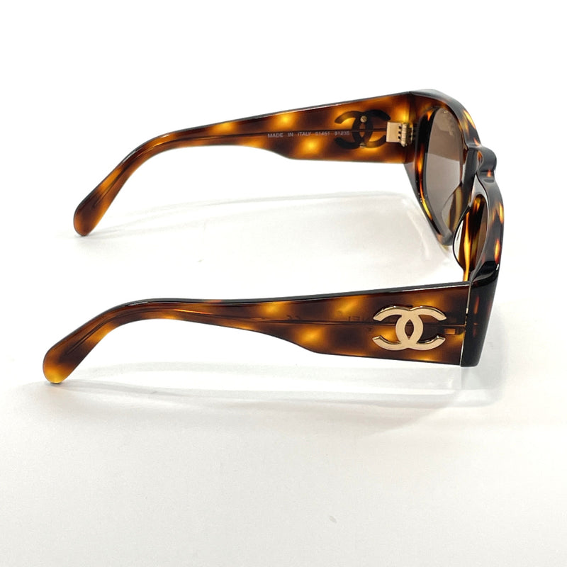 CHANEL Vintage Sunglasses Rare Oval Round Tortoise Brown Frame