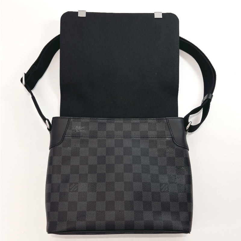 Louis Vuitton District PM Damier Graphite Messenger Bag Black