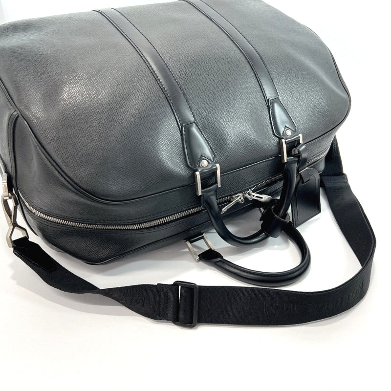 Louis Vuitton Taiga Kendall Pm Boston Bag With Poigner Shoulder