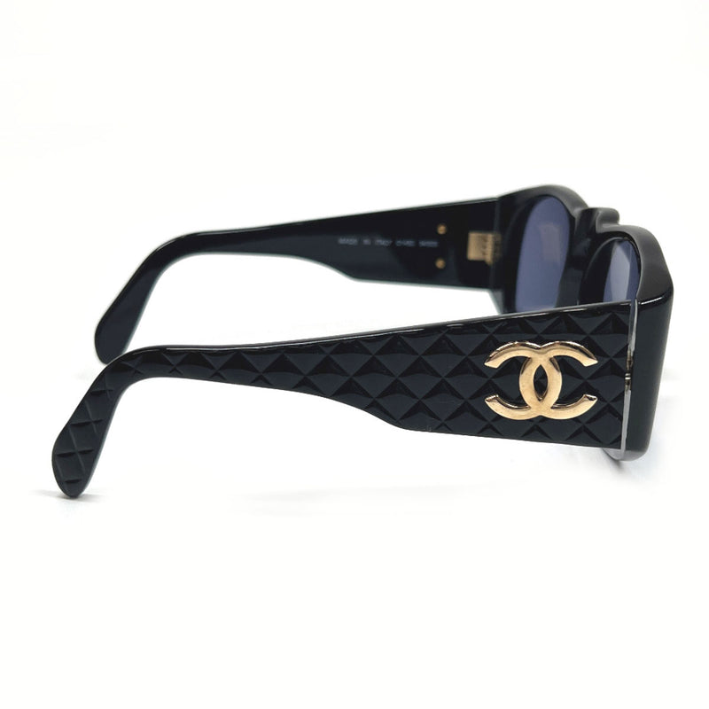 CHANEL 01450 CC gold logo black shiny quilted frame sunglasses