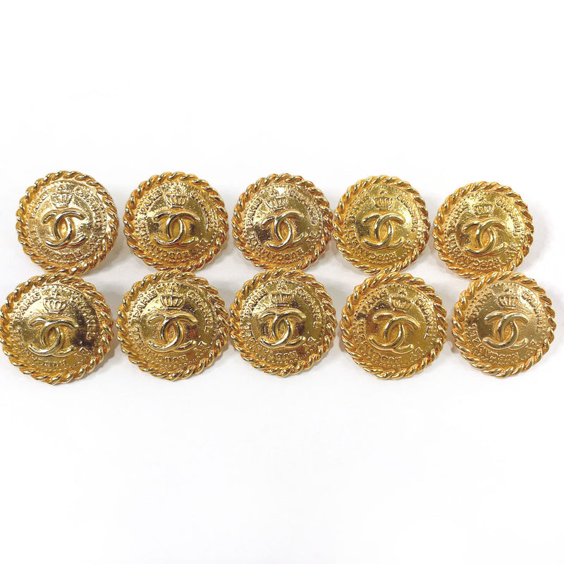 Vintage Quilted Button Chanel Earrings For Sale at 1stDibs