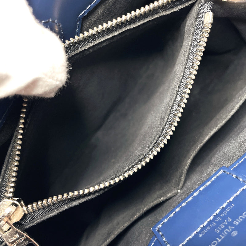Louis Vuitton - Authenticated Kleber Handbag - Leather Red Plain for Women, Good Condition