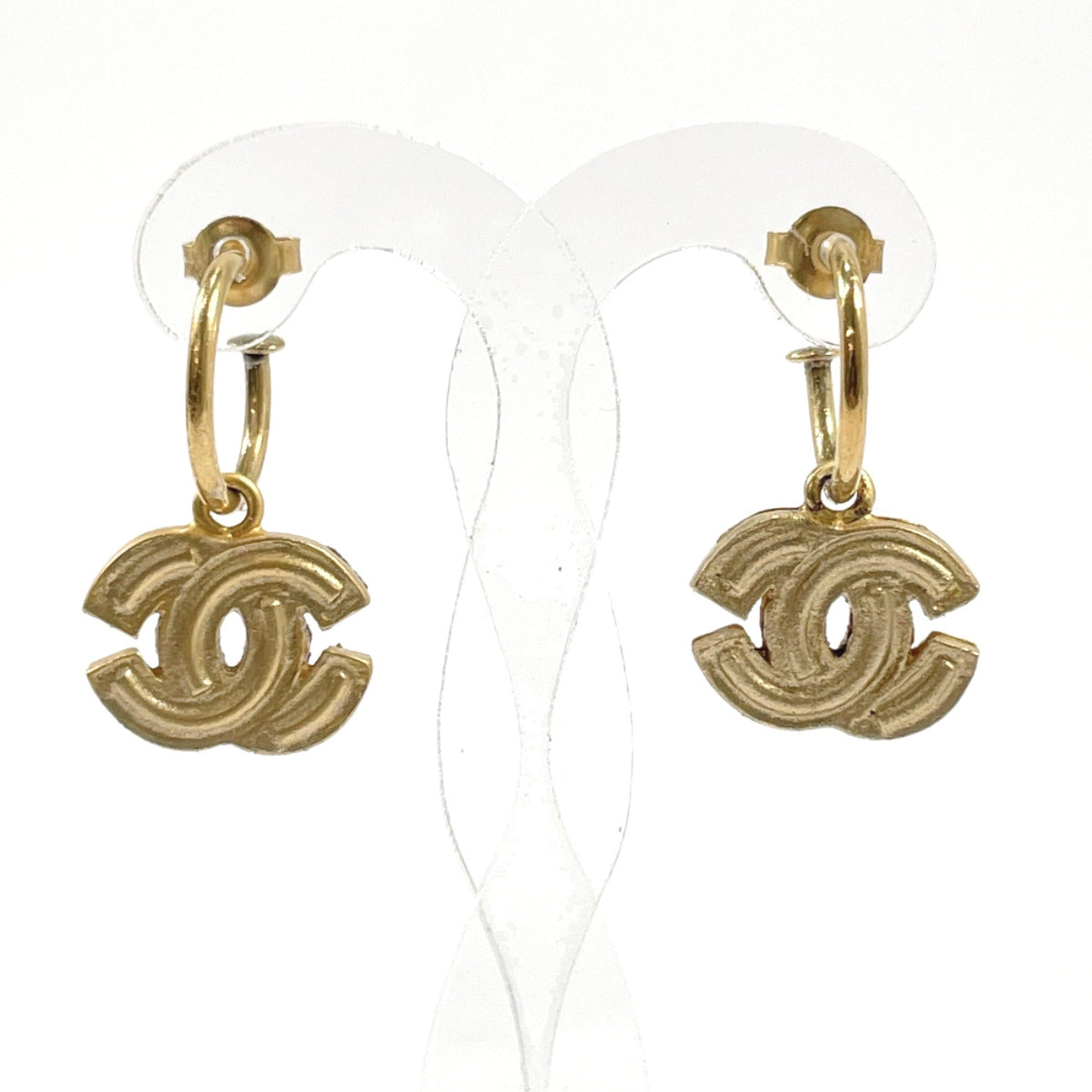 CHANEL earring A16251X01060 COCO Mark hoop metal gold Women Used –