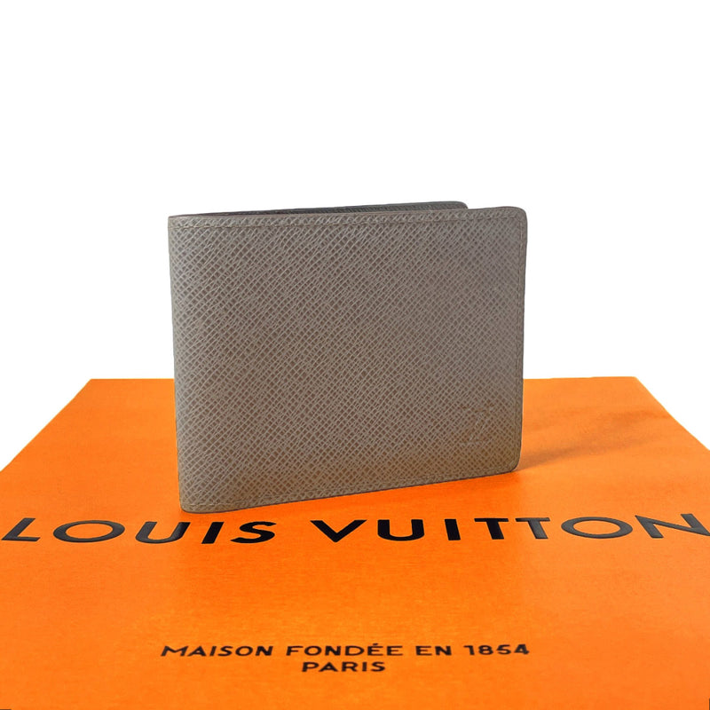 LV Louis Vuitton Taiga Mens Wallet, FREE