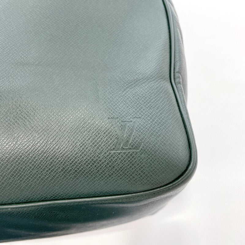 Green Louis Vuitton Taiga Kendall GM Travel Bag, vintage Louis Vuitton  messenger bag
