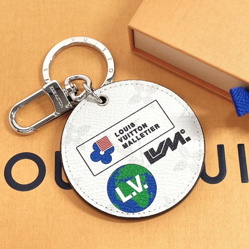 Shop Louis Vuitton Monogram Unisex Chain Logo Metallic Card