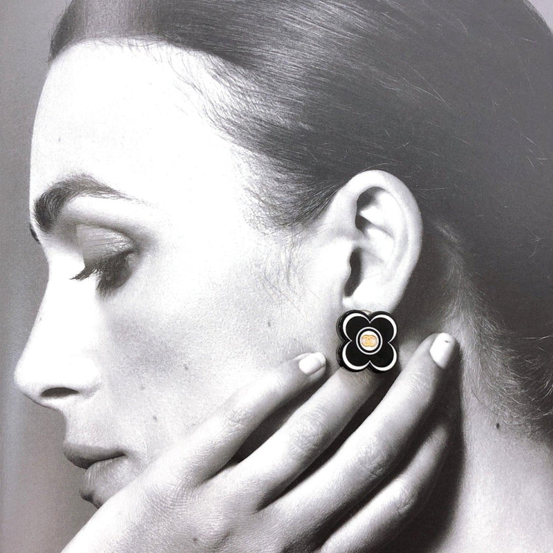 CHANEL Earring 02P COCO Mark Synthetic resin/metal black Women Used - JP-BRANDS.com