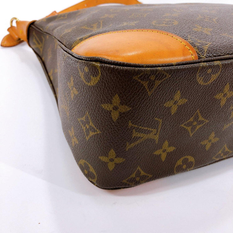 Louis Vuitton, Bags, Louis Vuitton Monogram Boulogne 35 Shoulder Bag M526  Lv Auth Pt4721