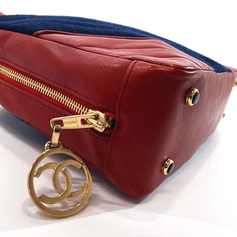 CHANEL Shoulder Bag Chevron stitch leather/canvas Red Red Women Used - JP-BRANDS.com