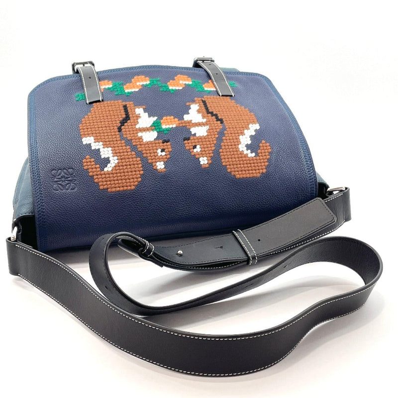 LOEWE Shoulder Bag 324.71.N64 Bolso messenger Squirrel embroidery leather Navy Navy Women Used - JP-BRANDS.com