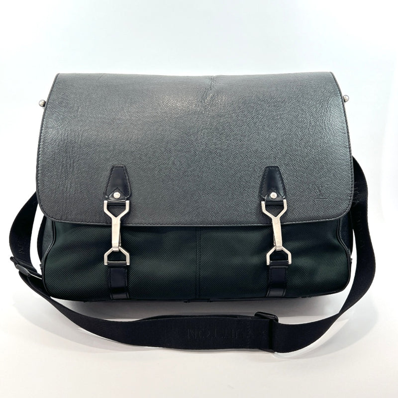 Louis Vuitton Key Holder Case in Dark Green Taiga Leather - SOLD