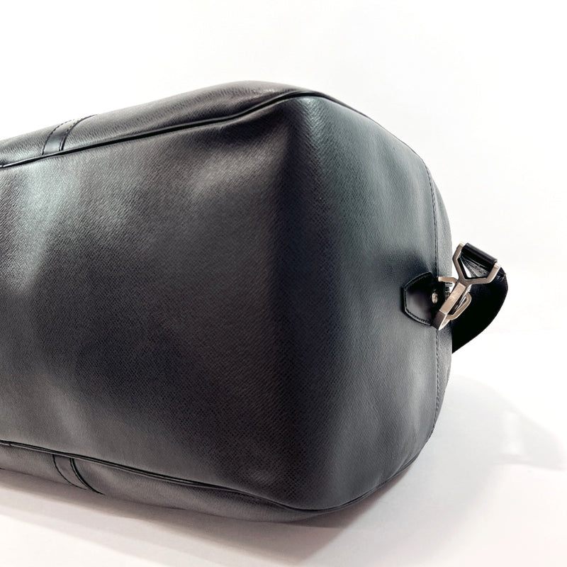 Louis Vuitton - Taiga Shoulder Bag – ConsignIt Couture Boutique