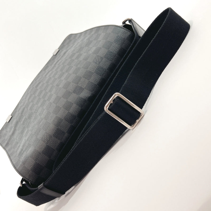 Louis Vuitton District mm Shoulder Messenger Bag(Black)