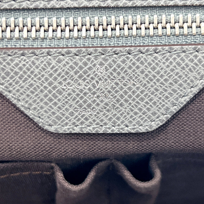 Louis Vuitton Glacier Grey Taiga Leather Vassili PM Messenger Bag