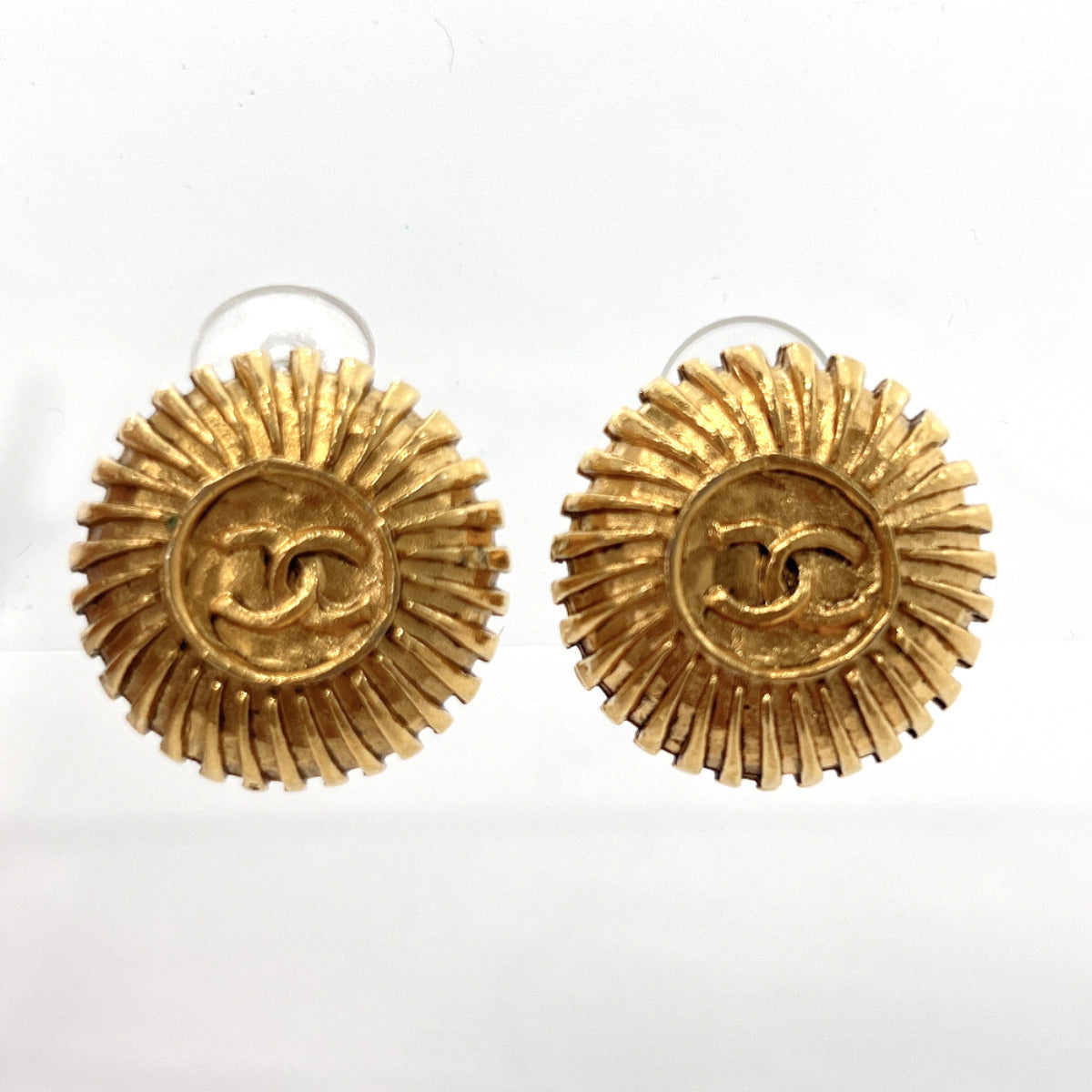 CHANEL Earring COCO Mark metal gold Women Used –