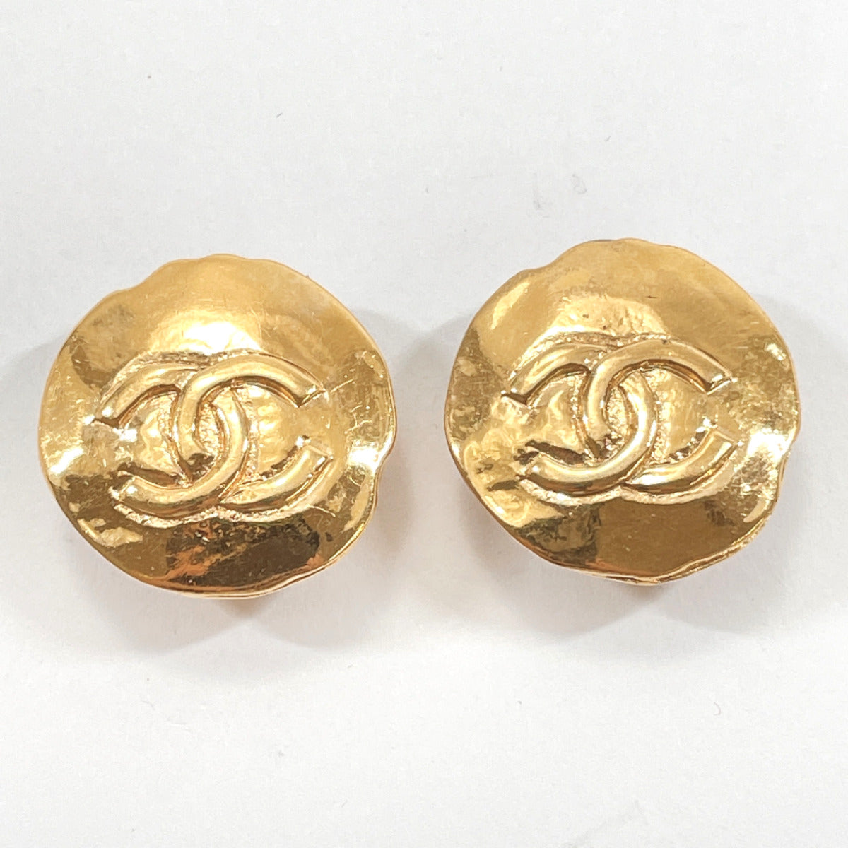 CHANEL Earring COCO Mark metal gold 93 P Women Used –