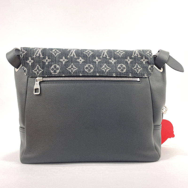 Louis Vuitton Limited Edition Tokyo Monogram Bag Charm