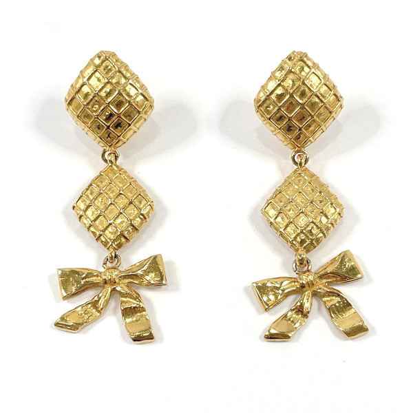 CHANEL Earring Matelasse ribbon metal gold Women Used –