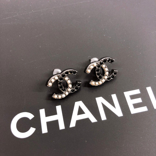 CHANEL earring COCO Mark Fake pearl metal black white A12 P Women Used - JP-BRANDS.com