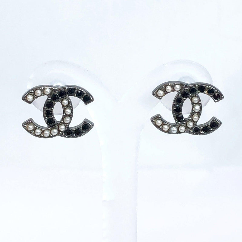 CHANEL earring COCO Mark Fake pearl metal black white A12 P Women Used - JP-BRANDS.com