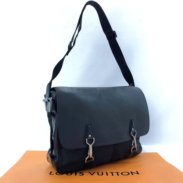 LOUIS VUITTON Shoulder Bag M30162 Del Soo Taiga green green mens Used –