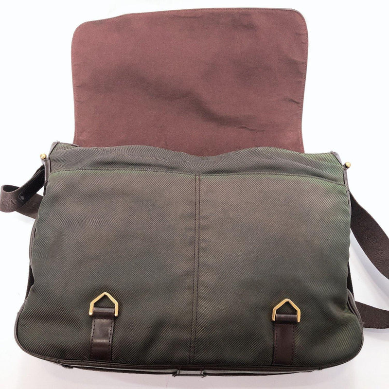 Louis Vuitton Taiga Dersou Messenger Bag - Green Shoulder Bags