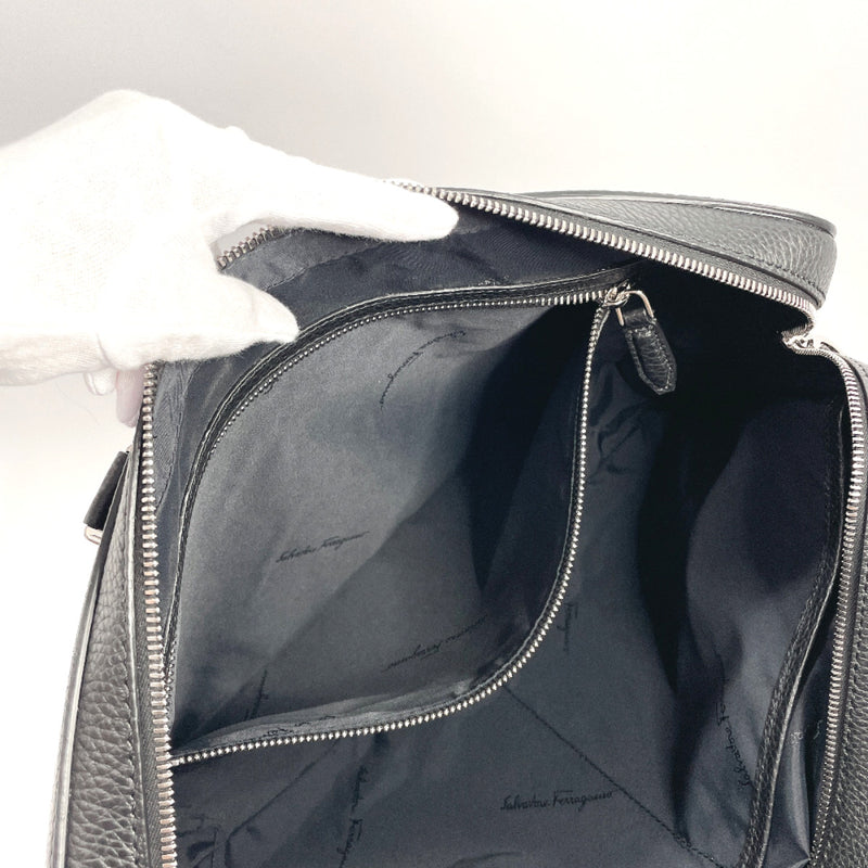 Ferragamo - Men's Gancini Shoulder Bag Messenger - Black - Leather